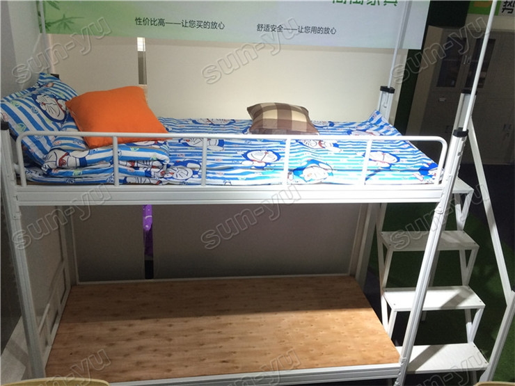 宿舍床