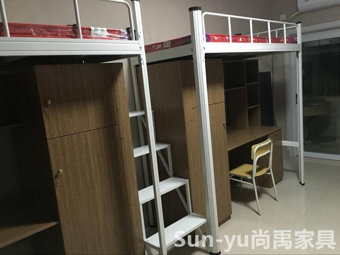 大学公寓床