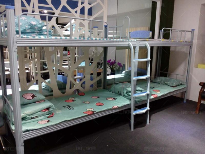 学校上下铺